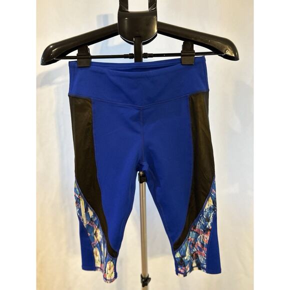 NWOT Fabletics Bike Shorts Women's size S Blue - Picture 1 of 3